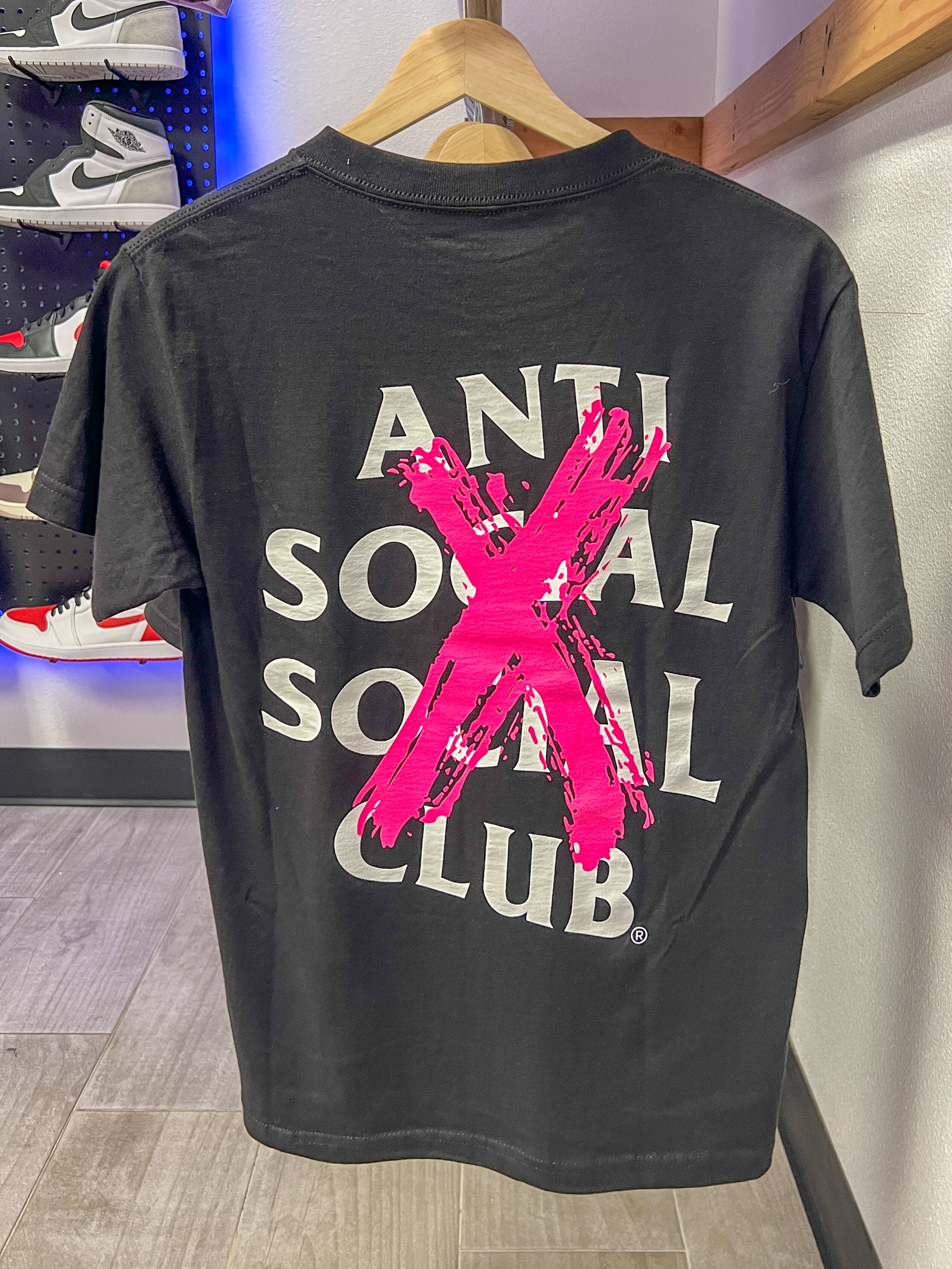 ANTI SOCIAL SOCIAL CLUB TEE BLACK PINK X