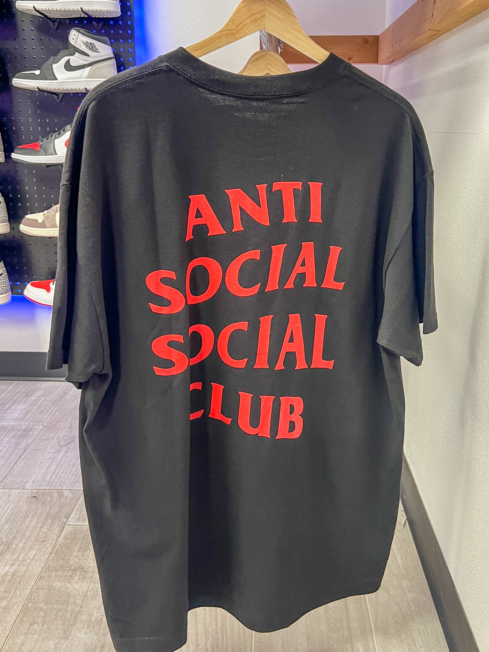 ANTI SOCIAL SOCIAL CLUB TEE BLACK RED