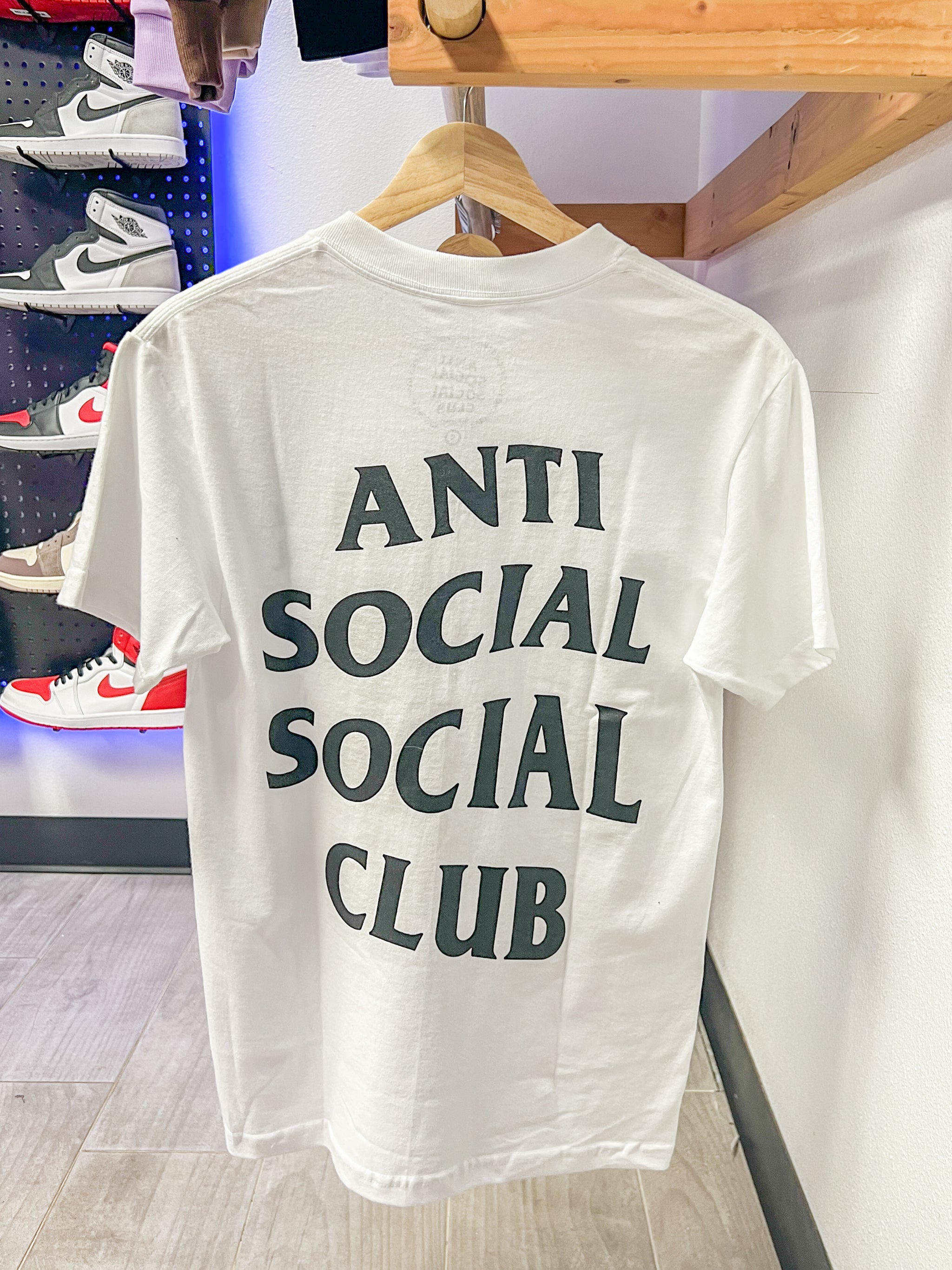 ANTI SOCIAL SOCIAL CLUB TEE WHITE BLACK LETTERS