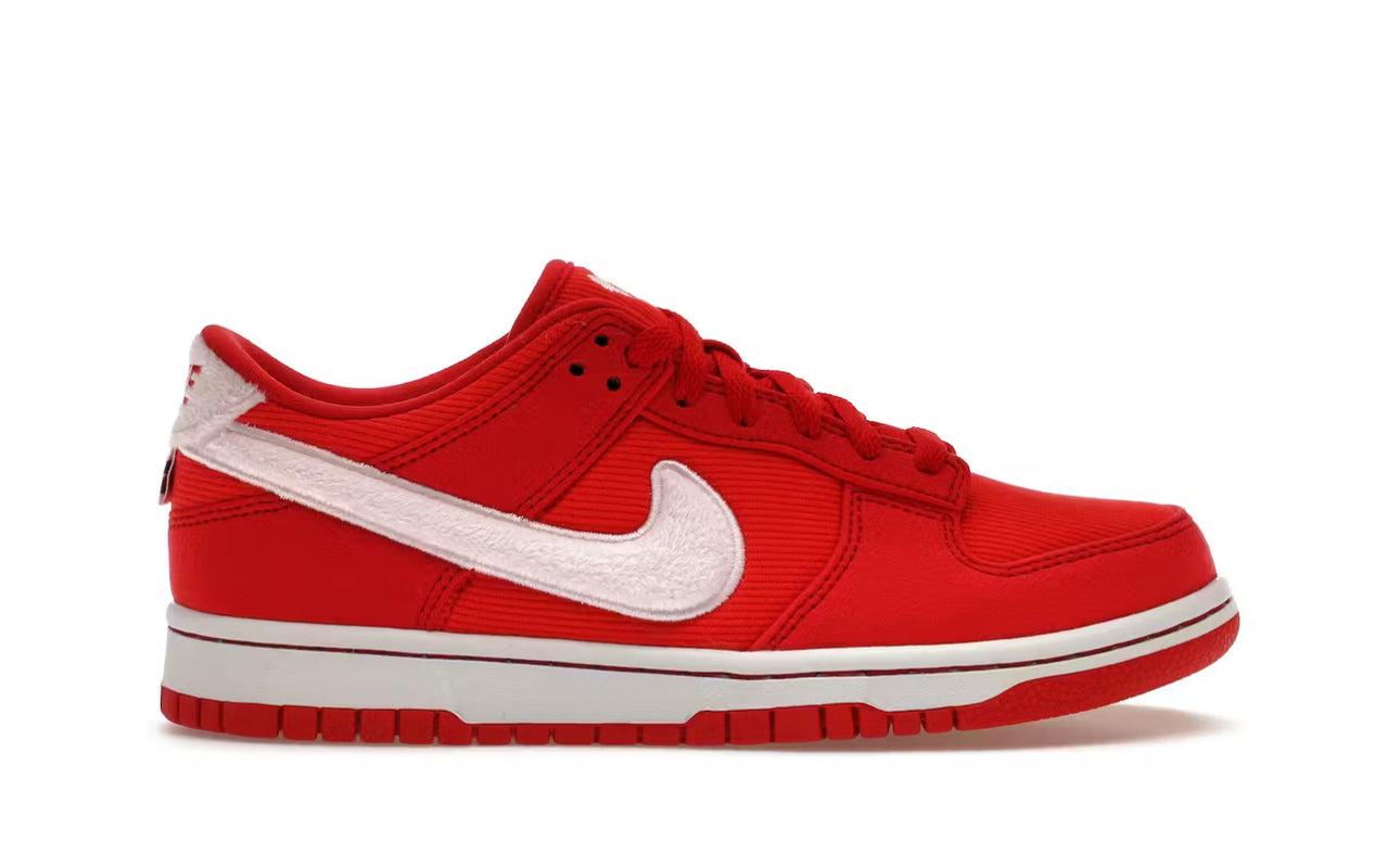 NIKE DUNK LOW VALENTINES